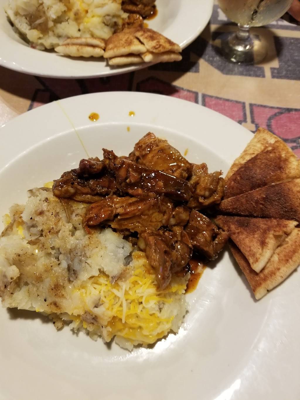 BBs Butchers Inn | restaurant | 1489 Winder St, Detroit, MI 48207, USA | 3138180200 OR +1 313-818-0200