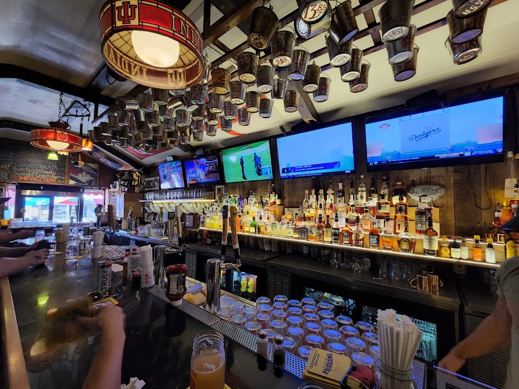 Nicks English Hut | restaurant | 423 E Kirkwood Ave, Bloomington, IN 47408, USA | 8123324040 OR +1 812-332-4040