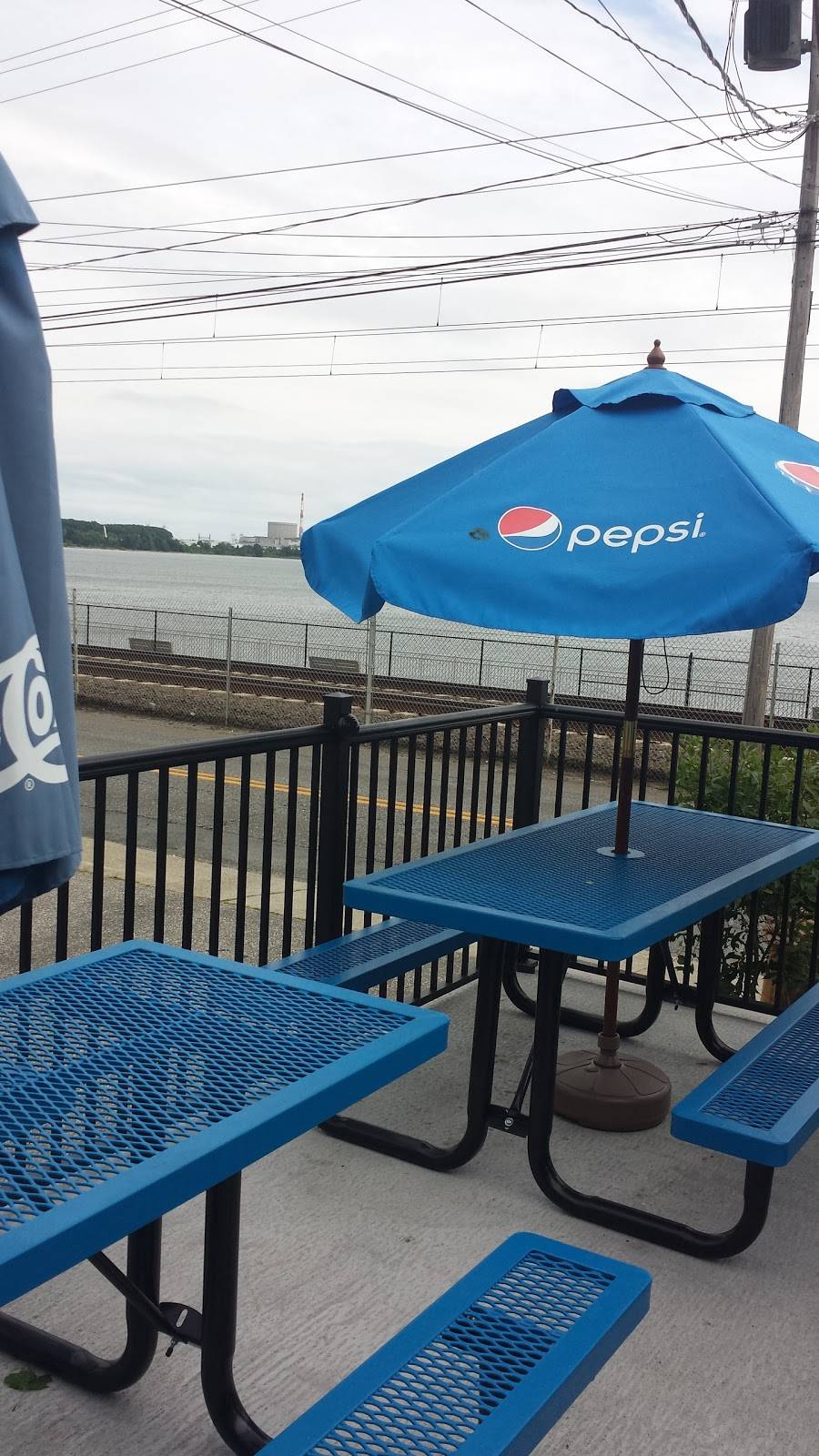 Skippers Restaurant | restaurant | 167 Main St, Niantic, CT 06357, USA | 8607393230 OR +1 860-739-3230