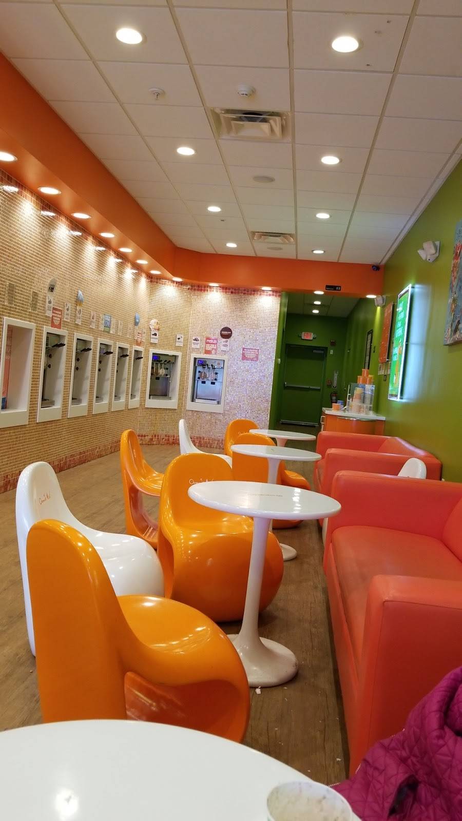 Orange Leaf Frozen Yogurt & Ice Cream | restaurant | 124 Broadway Ste B, Saugus, MA 01906, USA | 7815585644 OR +1 781-558-5644