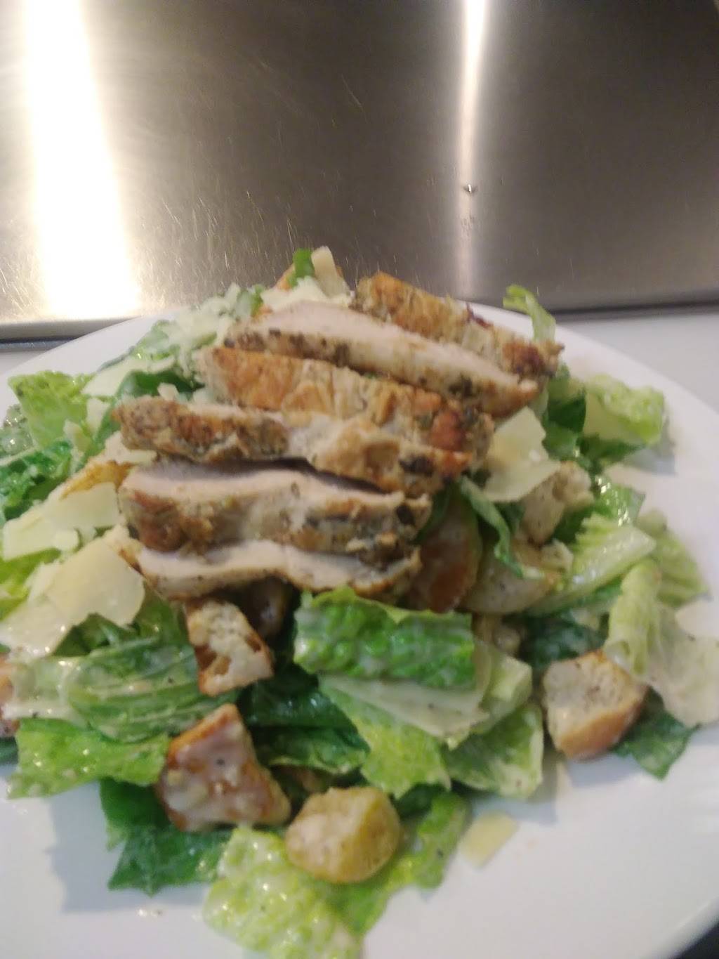 Aviator Sports Bar & Grille | restaurant | 5105 S Howell Ave, Milwaukee, WI 53207, USA | 4148313666 OR +1 414-831-3666