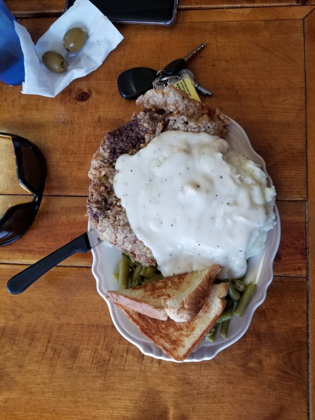 Robins Place | restaurant | 110 Main St, Stoutland, MO 65567, USA | 4172863222 OR +1 417-286-3222