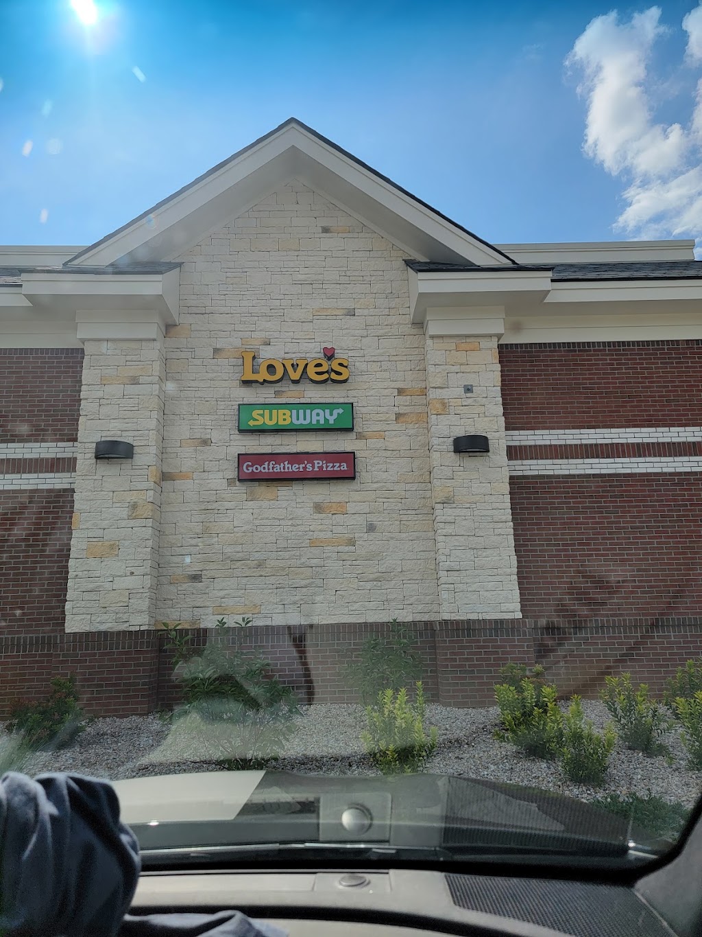 Godfathers Pizza Express | meal takeaway | 3 Polster Rd, Willington, CT 06279, USA | 8604581022 OR +1 860-458-1022