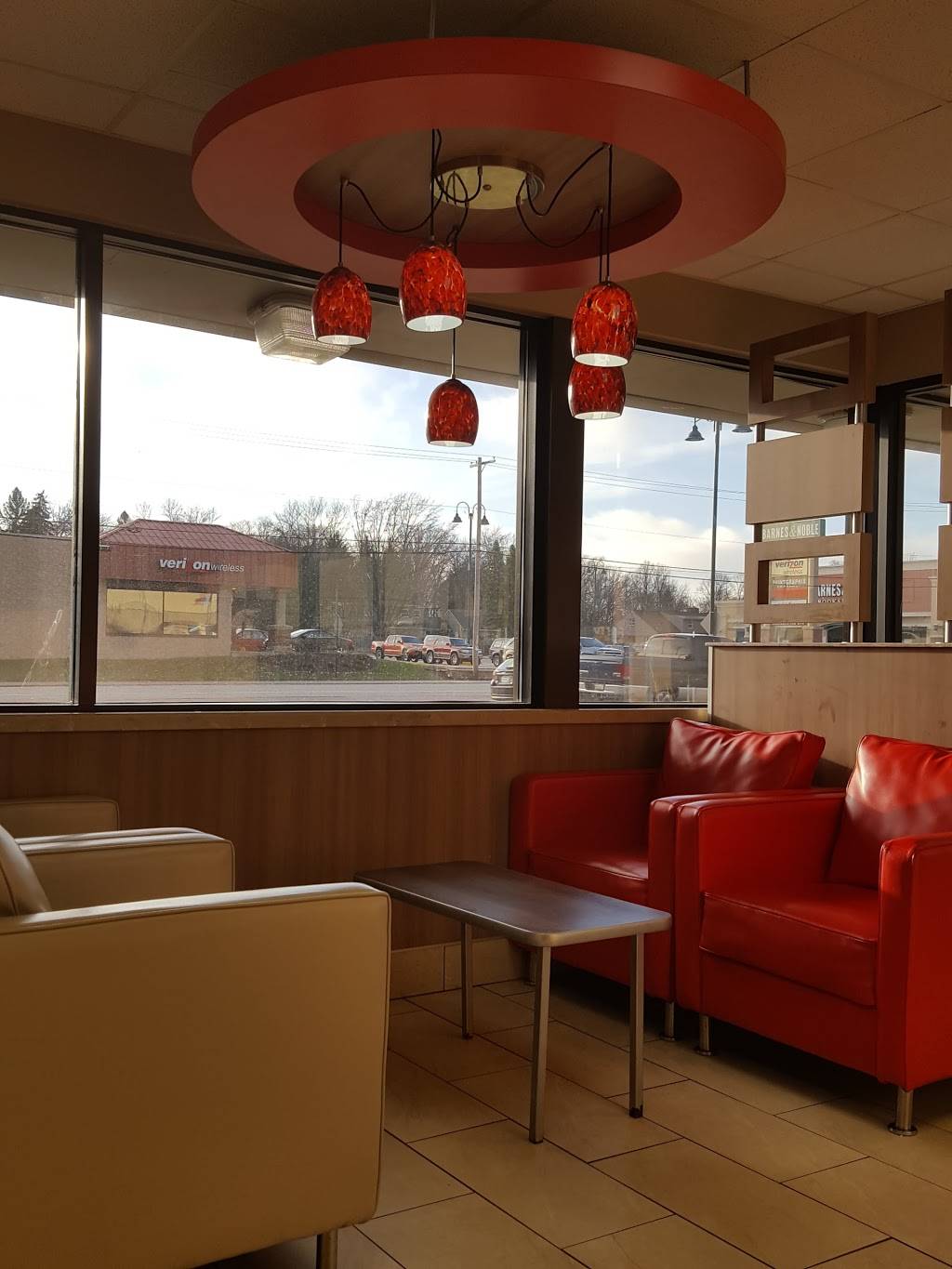 Burger King | restaurant | 4980 S 76th St, Greenfield, WI 53220, USA | 4142821442 OR +1 414-282-1442