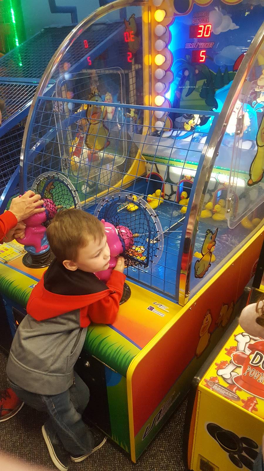 Chuck E. Cheeses | restaurant | 341 N Interstate 35, Denton, TX 76205, USA | 9405916670 OR +1 940-591-6670