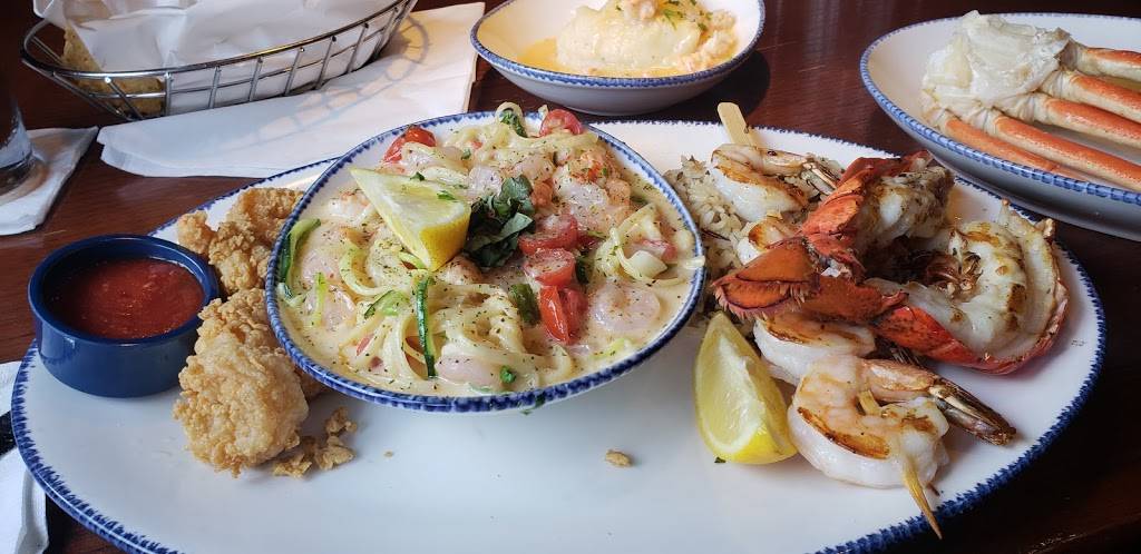 Red Lobster | restaurant | 12235 St Charles Rock Rd, Bridgeton, MO 63044, USA | 3142918680 OR +1 314-291-8680