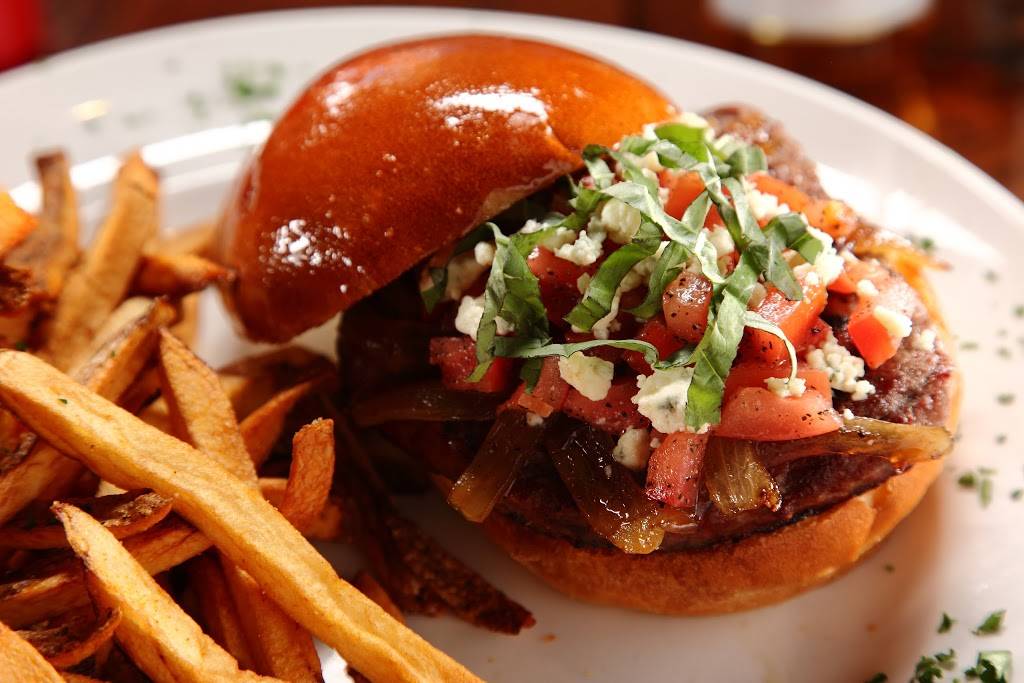 Players Pub & Grill | restaurant | 1250 River Rd, Prospect Heights, IL 60070, USA | 8476937323 OR +1 847-693-7323