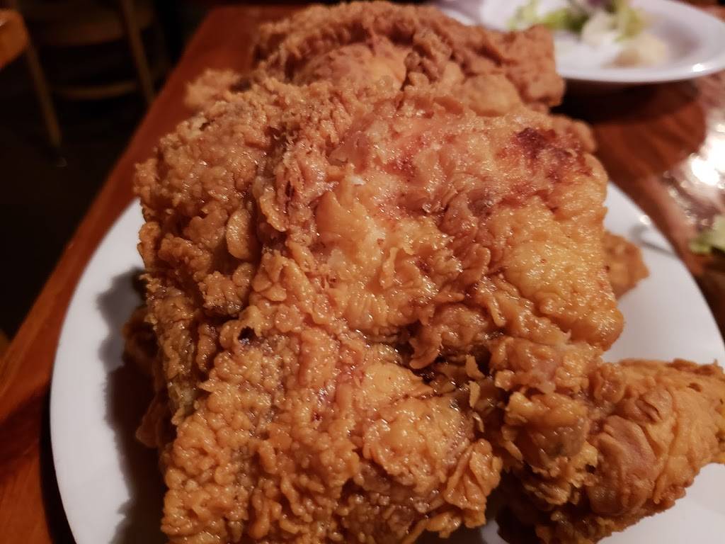 Babes Chicken Dinner House | restaurant | 230 N Center St, Arlington, TX 76011, USA | 8178010300 OR +1 817-801-0300