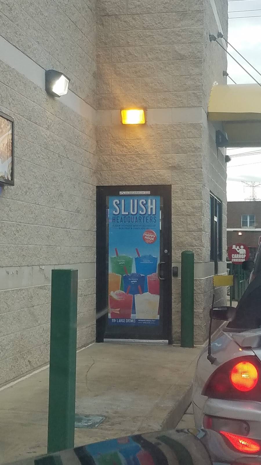 Sonic Drive-In | restaurant | 1820 Plainfield Rd, Crest Hill, IL 60403, USA | 8157258750 OR +1 815-725-8750