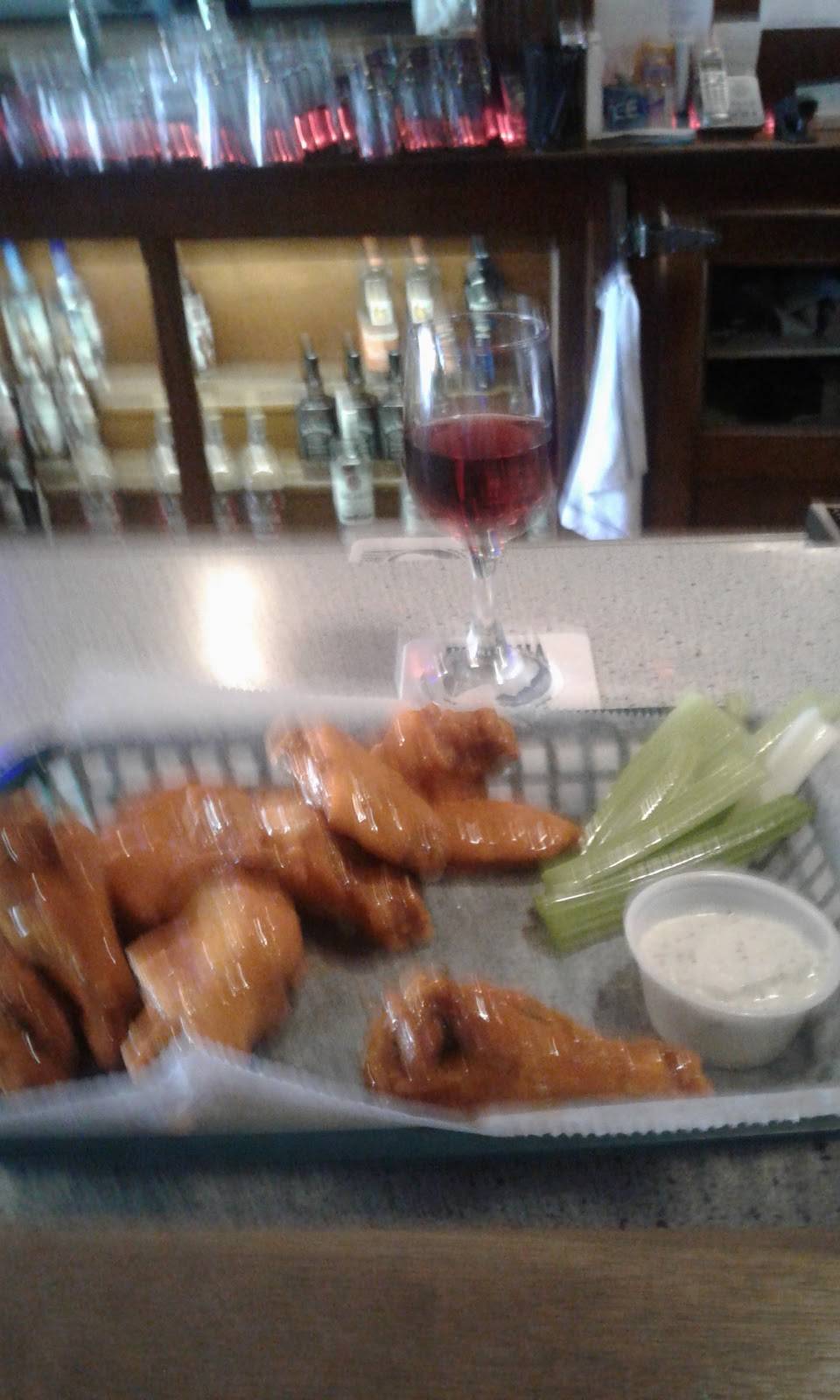 Catawissa Cracker Barrel Bar & Grill | restaurant | 340 Main St, Catawissa, PA 17820, USA | 5703562076 OR +1 570-356-2076