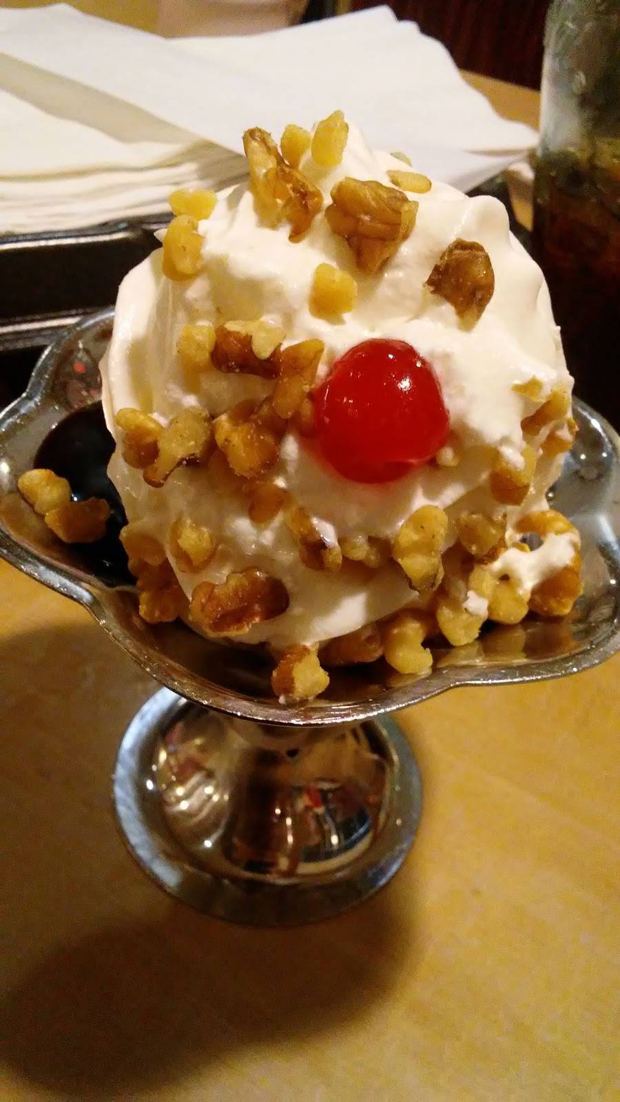 Friendlys | restaurant | 147 Loudon Rd, Concord, NH 03301, USA | 6032239784 OR +1 603-223-9784