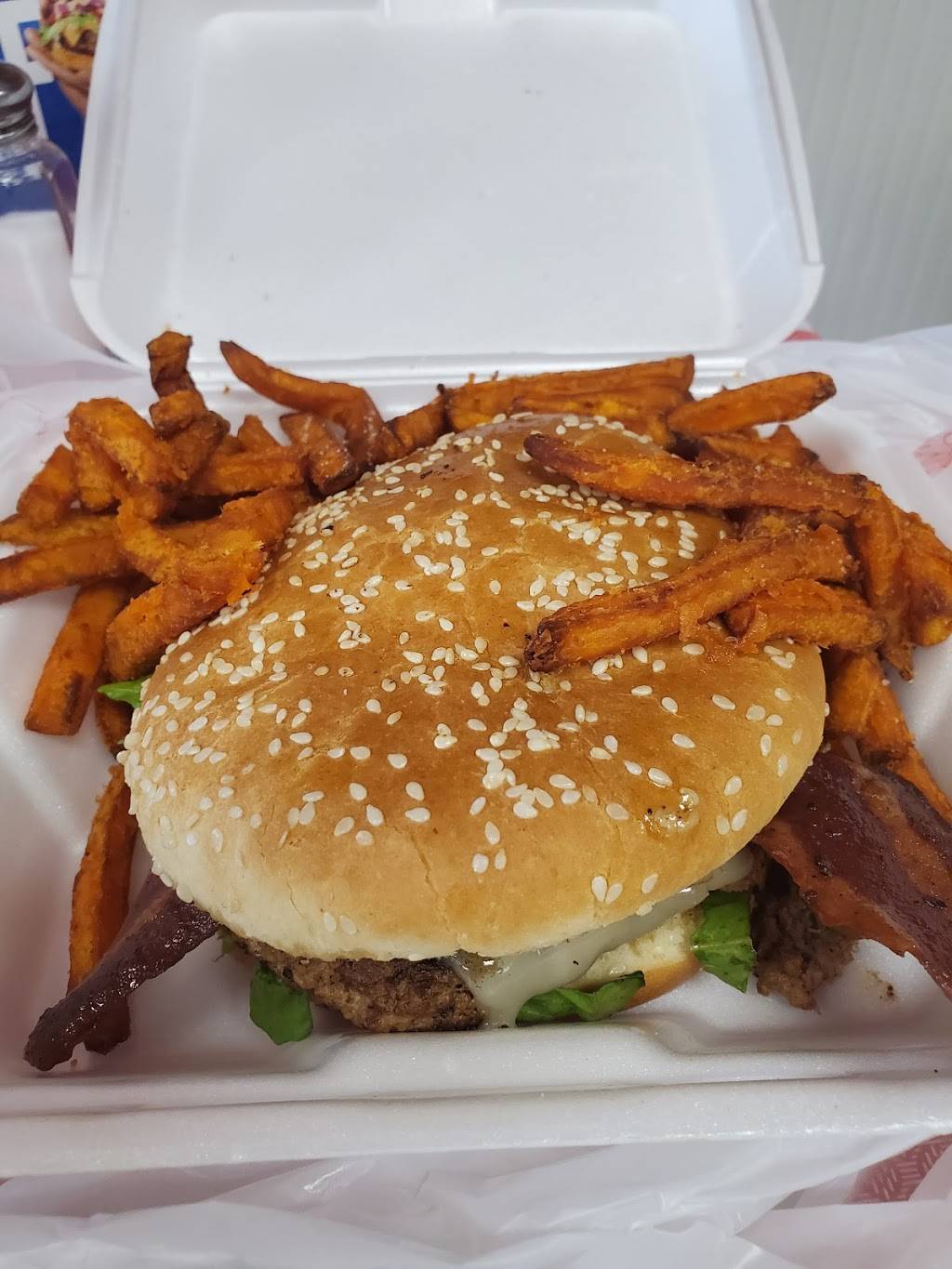 Mikies Big Burger | restaurant | 2013 Jonesboro Rd, McDonough, GA 30253, USA | 7709544306 OR +1 770-954-4306