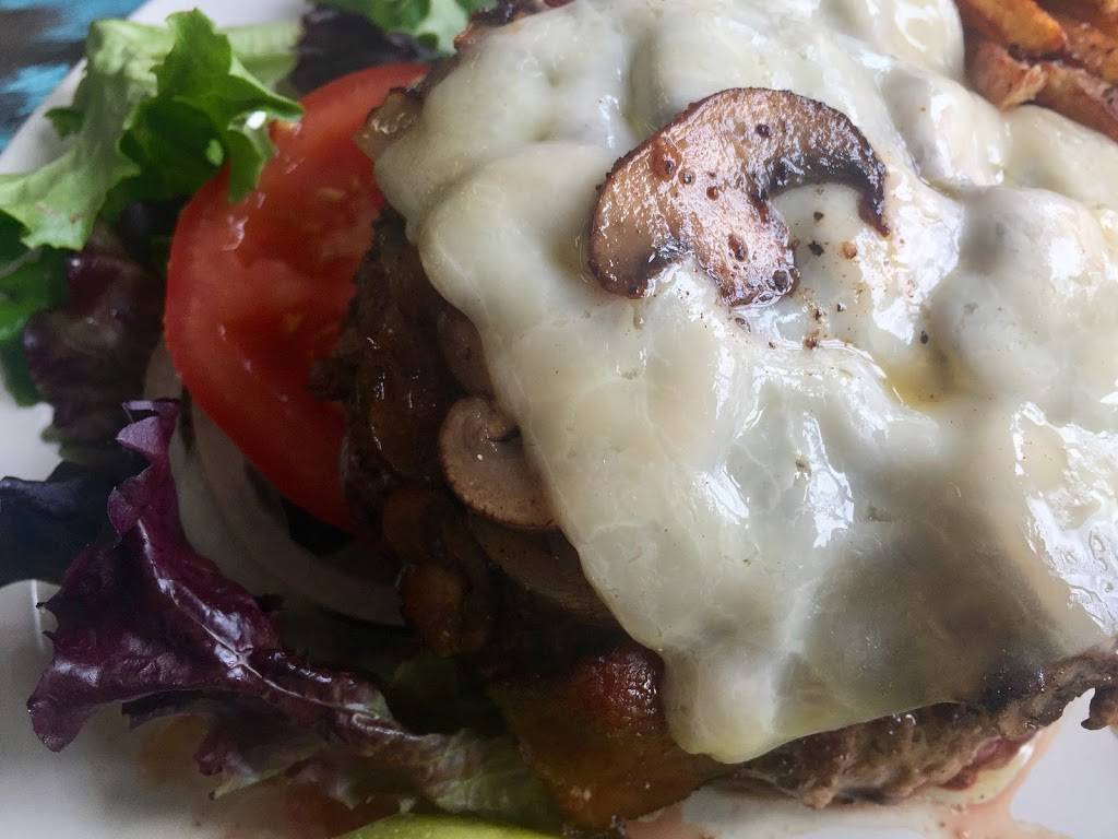 Pilots Cove Cafe | restaurant | 199 Airport Rd, Sanford, ME 04073, USA | 2078501183 OR +1 207-850-1183