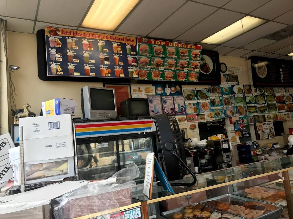 Yummy Donuts Top Burger | bakery | 5656 Santa Monica Blvd # A, Los Angeles, CA 90038, USA | 3238569978 OR +1 323-856-9978