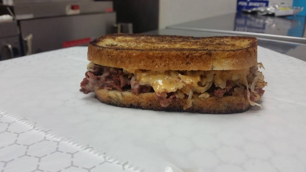 Mountainside Deli | restaurant | 311 S Main St, Boonsboro, MD 21713, USA | 3014326700 OR +1 301-432-6700