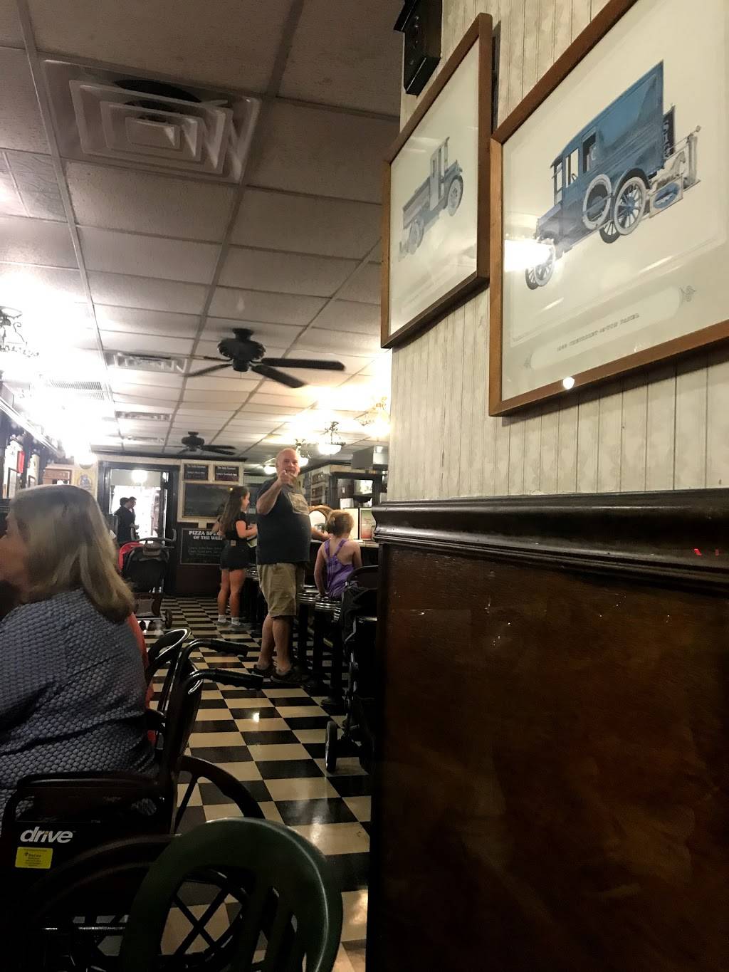 Vinnies Pizzeria | restaurant | 349 W Venice Ave, Venice, FL 34285, USA | 9414887600 OR +1 941-488-7600