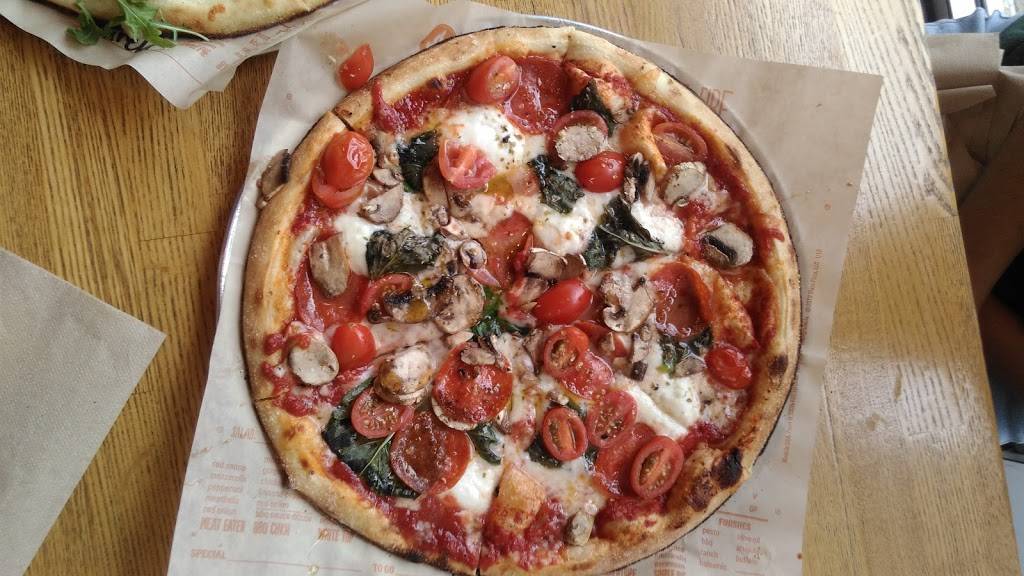 Blaze Pizza | meal takeaway | 5712 W Touhy Ave, Niles, IL 60714, USA | 8472649262 OR +1 847-264-9262