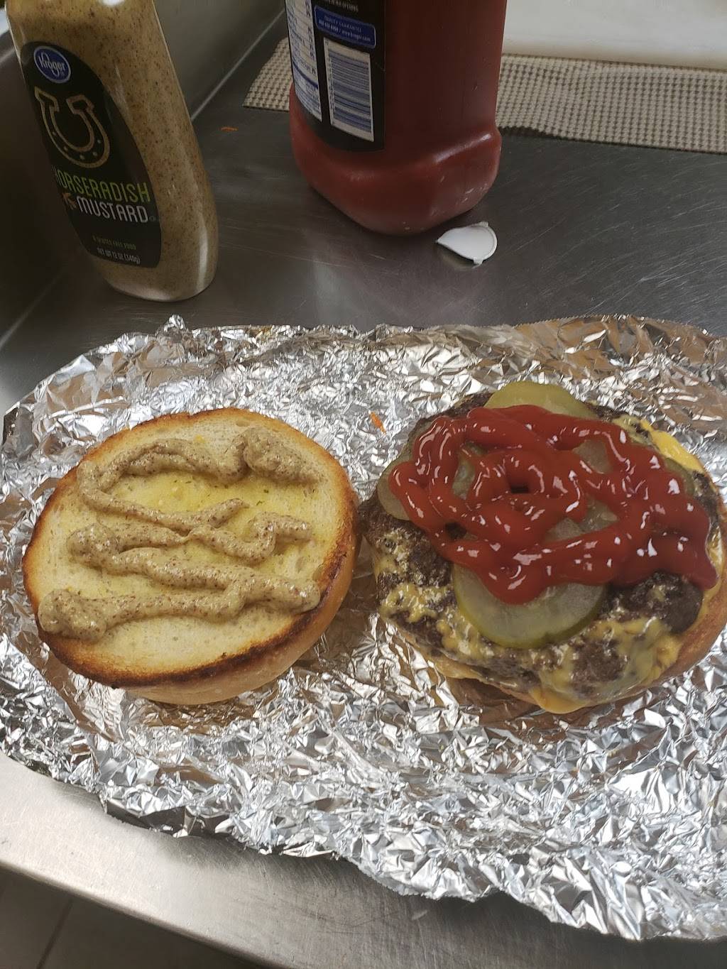 Downtown Tabbys | restaurant | 733 Harrisburg Pike, Columbus, OH 43223, USA | 6149470020 OR +1 614-947-0020