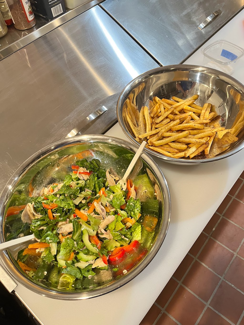 La Bodega Rotisserie and Goods | restaurant | 208 W Eighth St, Dallas, TX 75208, USA | 9452338225 OR +1 945-233-8225