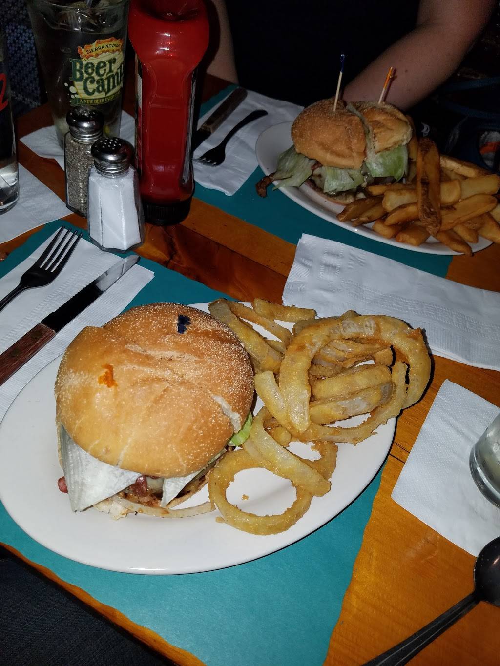 Major Magleashes Pub | restaurant | 268 Washington St, Salem, MA 01970, USA | 9787442328 OR +1 978-744-2328