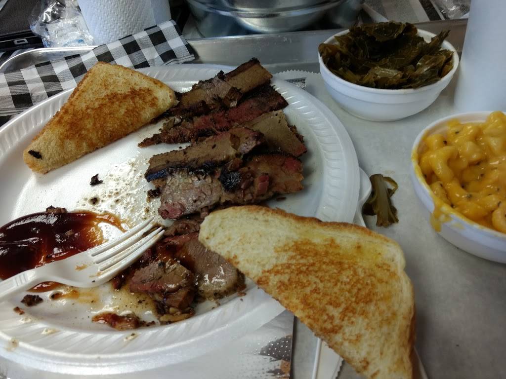 Vinnie & Sarahs Smokin BBQ Joint | restaurant | 490 1/2 State St., Madison, IN 47250, USA | 8122740315 OR +1 812-274-0315