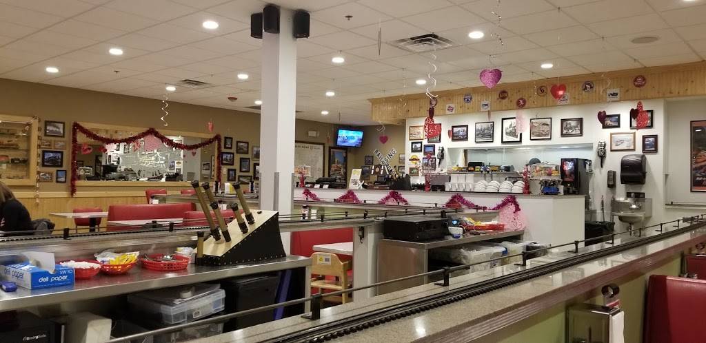 2Toots Train Whistle Grill | restaurant | 1567 N Aurora Rd #119, Naperville, IL 60563, USA | 6304535113 OR +1 630-453-5113