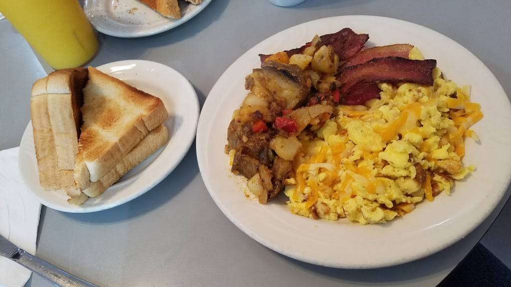 Ma & Pas cafe | restaurant | 53 Dundas St E, Napanee, ON K7R 1H7, Canada | 6134530890 OR +1 613-453-0890