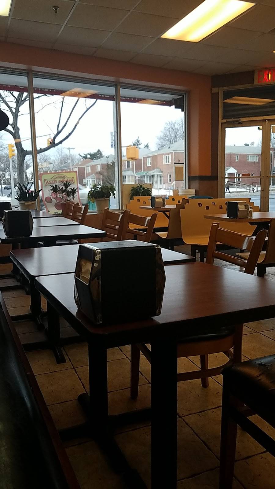 Bellerose Famous Pizza | restaurant | 24822 Union Tpke, Queens, NY 11426, USA | 7183472100 OR +1 718-347-2100