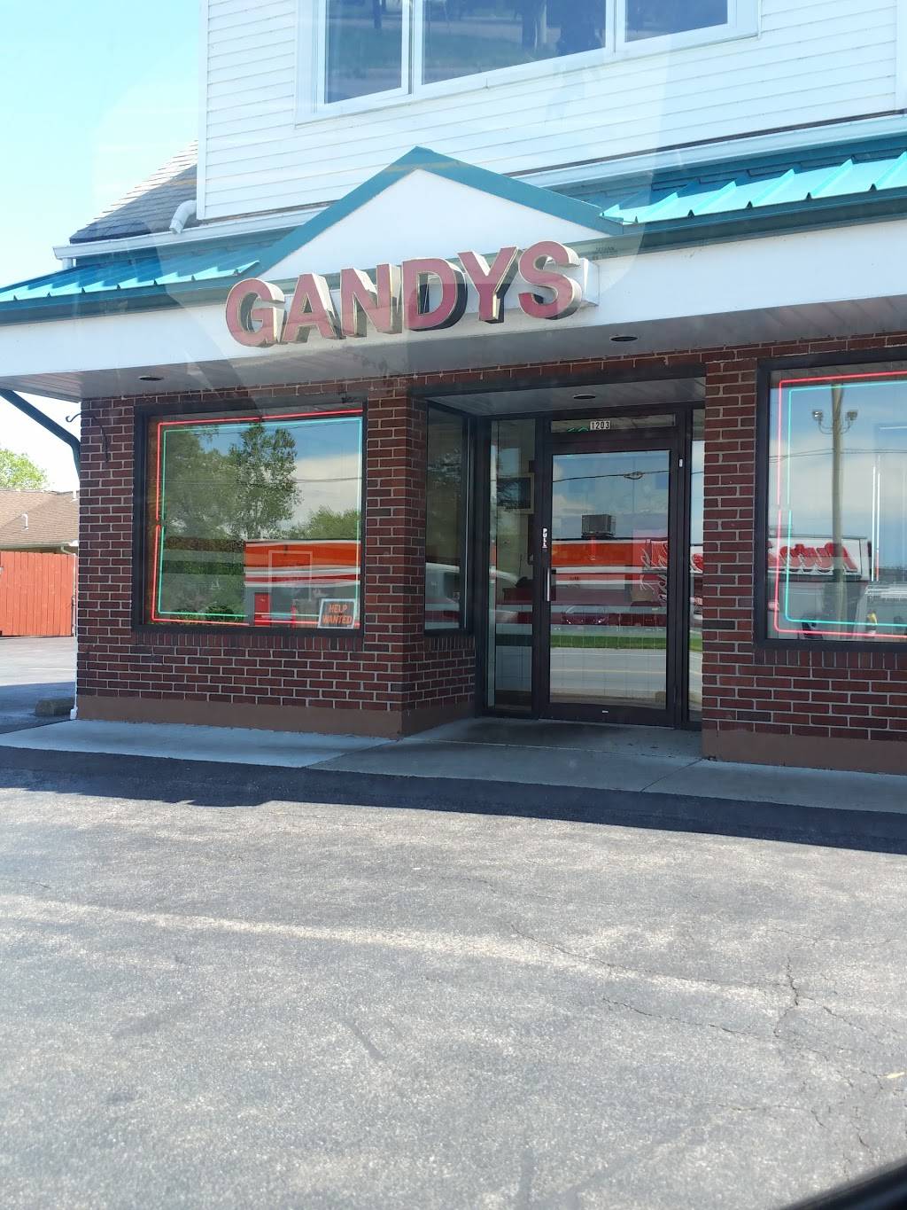 Gandys | restaurant | 1203 Cleveland Dr, Cheektowaga, NY 14225, USA | 7166333461 OR +1 716-633-3461