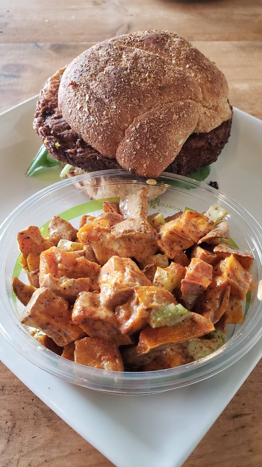 Living Foods | restaurant | 809 College Hill Rd, Oxford, MS 38655, USA | 6622344443 OR +1 662-234-4443