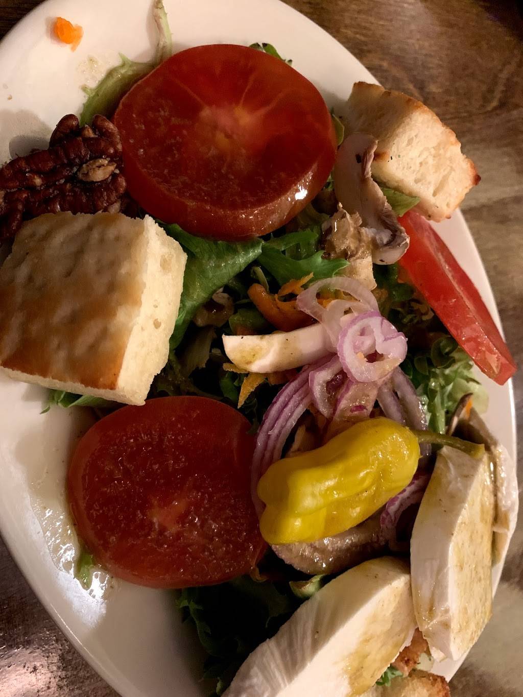 The Pie at Salvatores | restaurant | 120 E Main St, Bay Shore, NY 11706, USA | 6312061060 OR +1 631-206-1060