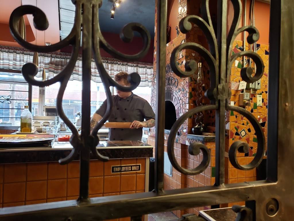 Matteos | restaurant | 125 E Main St, Welland, ON L3B 3W5, Canada | 9057322111 OR +1 905-732-2111