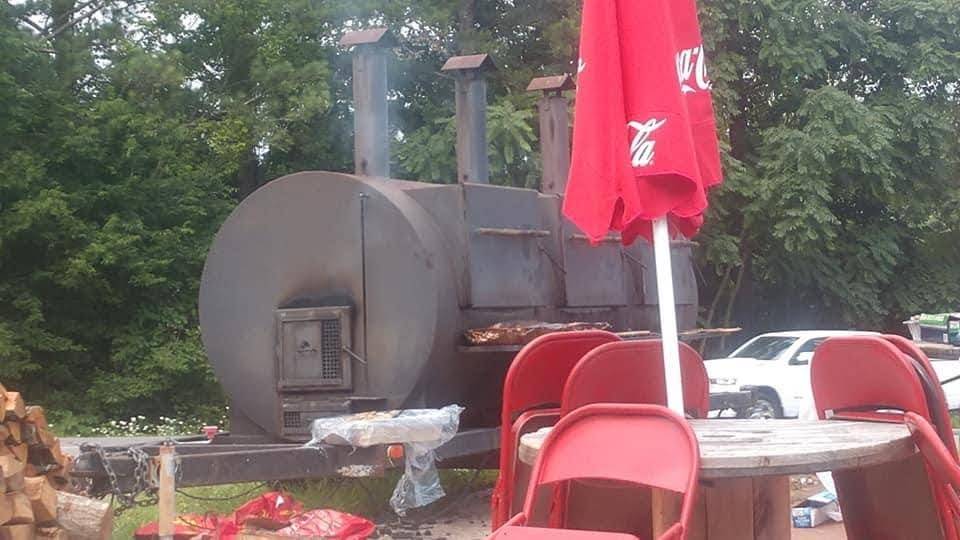 Big Mikes Outdoor BBQ | restaurant | 1985 US-64, Benton, TN 37307, USA | 4233316480 OR +1 423-331-6480