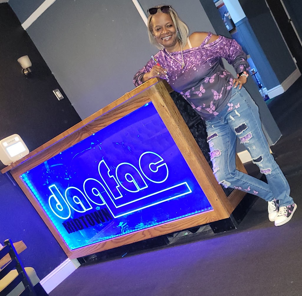 Daiquiri Factory Restaurant & Lounge | restaurant | 5379 St Clair Ave., Cleveland, OH 44103, USA | 2166349043 OR +1 216-634-9043