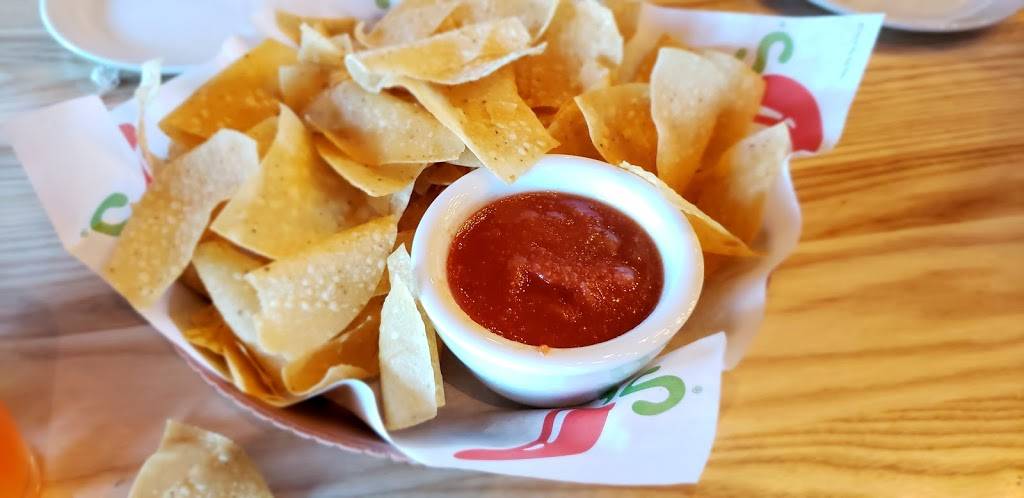 Chilis Grill & Bar | meal takeaway | 3220 Fashion Center Blvd, Newark, DE 19702, USA | 3022926999 OR +1 302-292-6999