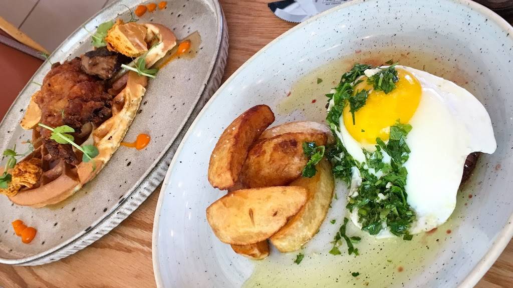 Perles et Paddock | restaurant | 403 Rue des Seigneurs, Montréal, QC H3J 1X7, Canada | 5149310004 OR +1 514-931-0004