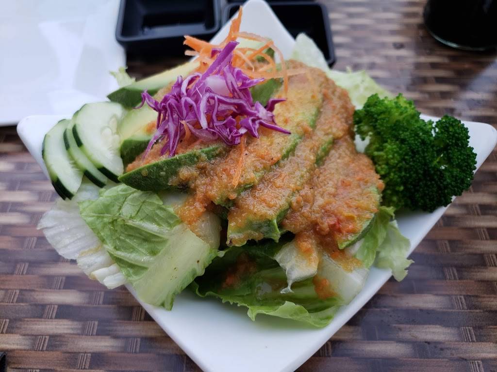 Sushi Cruise | restaurant | 725 River Rd #51, Edgewater, NJ 07020, USA | 2013133611 OR +1 201-313-3611