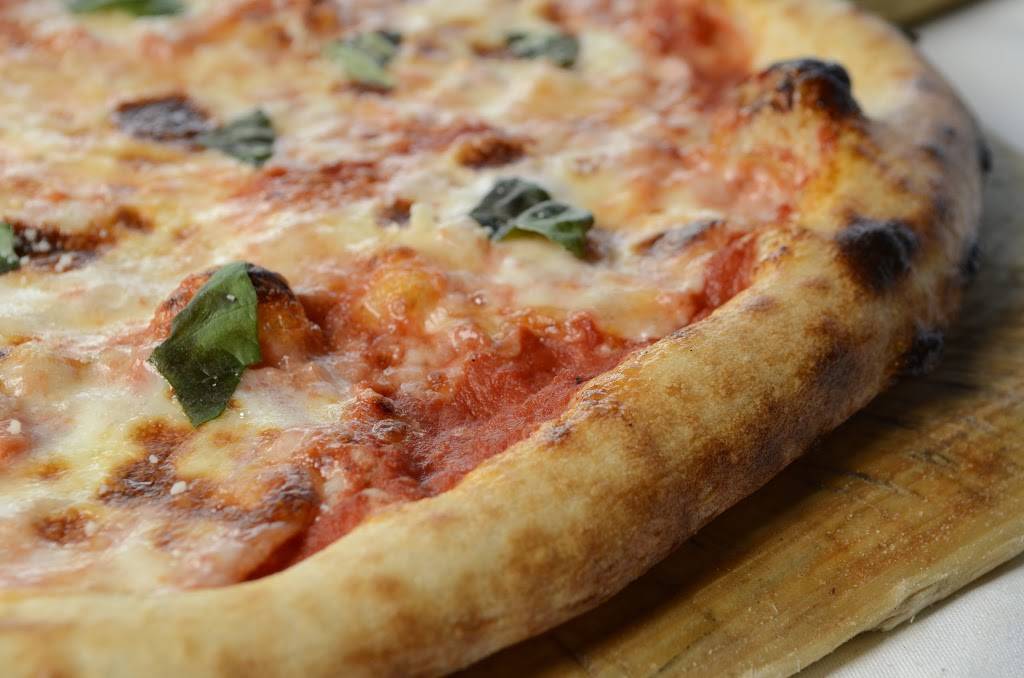 Roccos Wood-Fired Pizza | meal takeaway | 5433 Transit Rd, Buffalo, NY 14221, USA | 7162475272 OR +1 716-247-5272