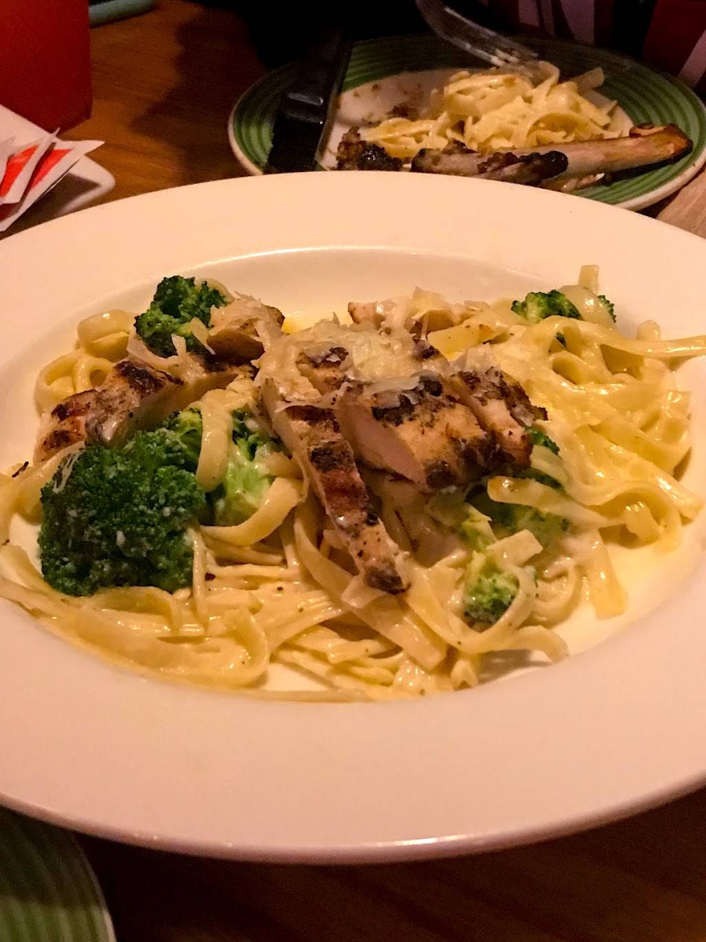 Applebees Grill + Bar | restaurant | 221 NY-59, Airmont, NY 10901, USA | 8453697700 OR +1 845-369-7700