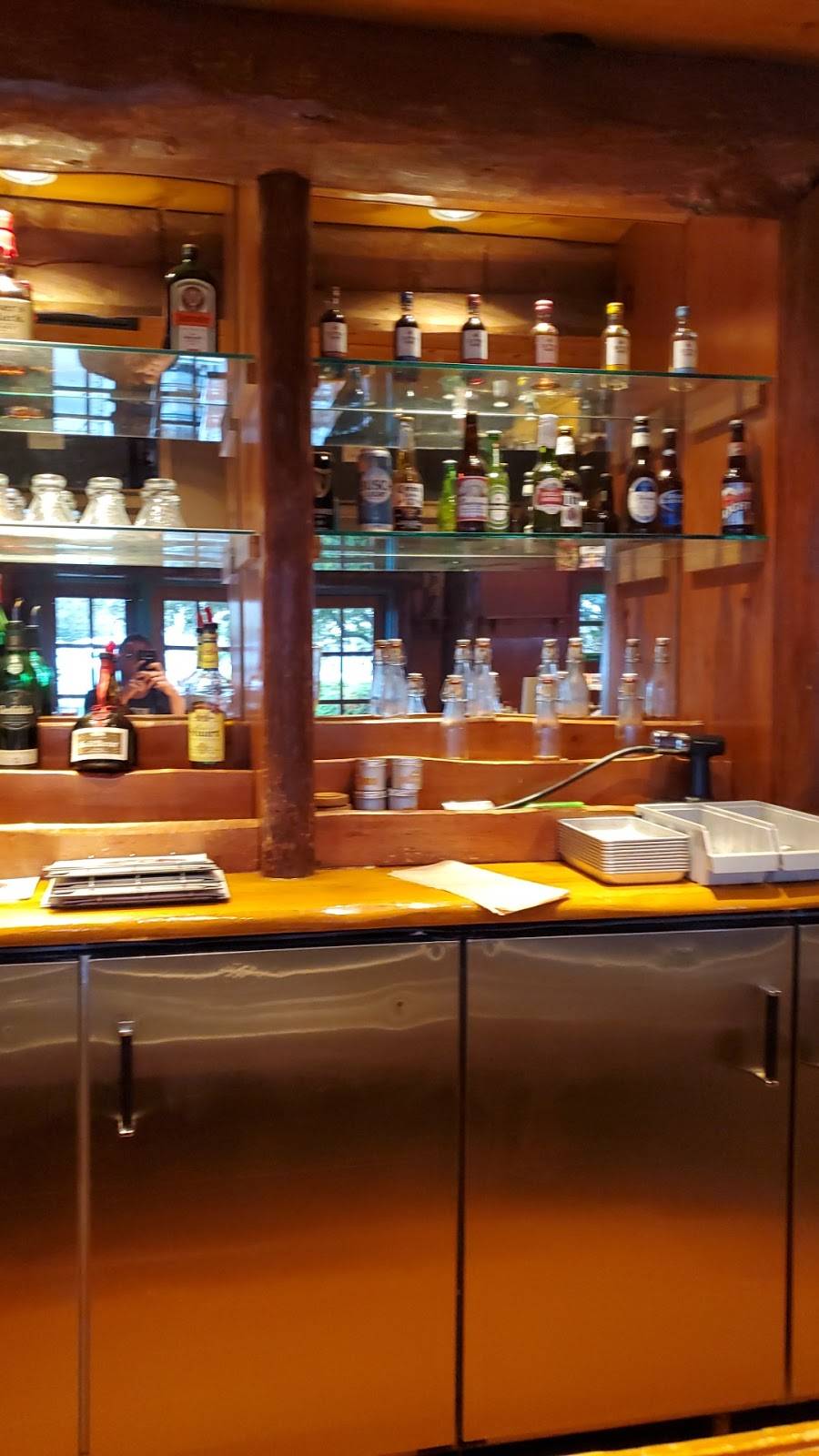 Famous Daves Bar-B-Que | restaurant | 2750 Pine Lake Rd, Lincoln, NE 68516, USA | 4024213434 OR +1 402-421-3434