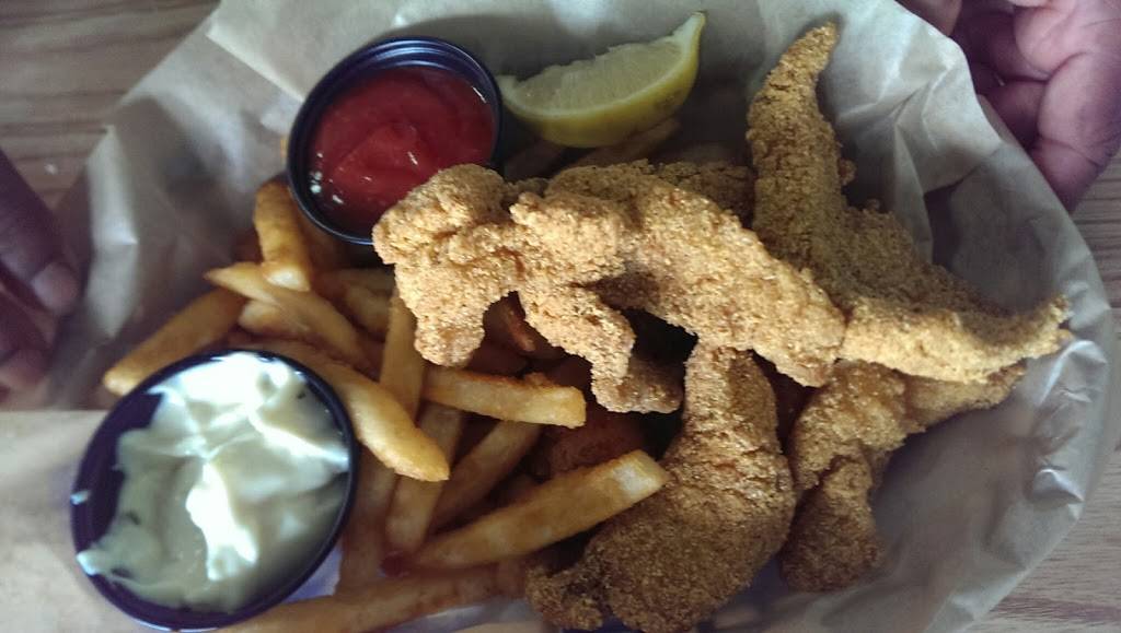 Paw Paws Catfish House | restaurant | 1014 Main St, Bastrop, TX 78602, USA | 5123219800 OR +1 512-321-9800