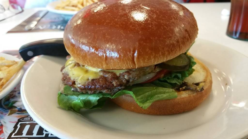 Steak n Shake | restaurant | 1651 W New Haven Ave, West Melbourne, FL 32904, USA | 3219533080 OR +1 321-953-3080