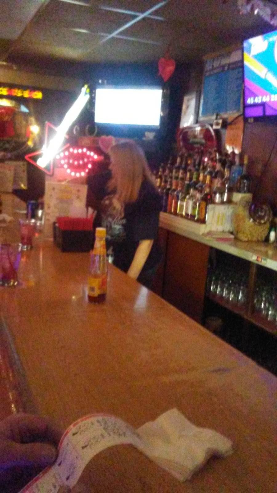 E&R Grille | restaurant | 108 Jackson St, Lockbourne, OH 43137, USA | 6144920044 OR +1 614-492-0044