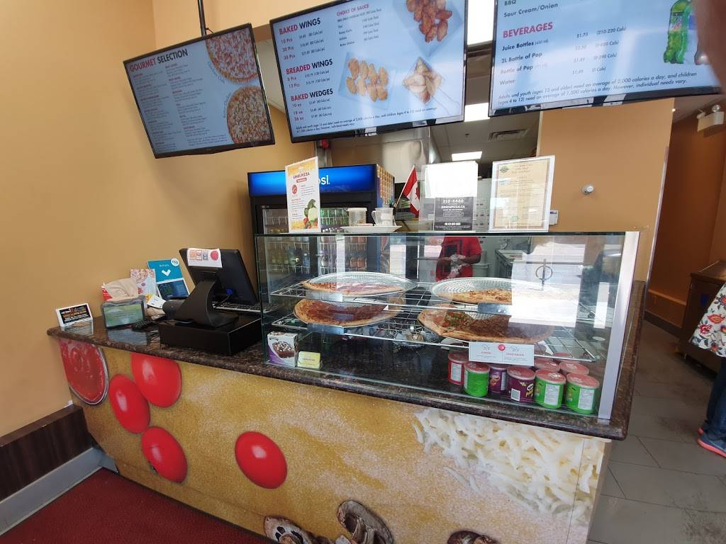 Ginos Pizza, Port Credit | restaurant | 129 Lakeshore Rd E D, Mississauga, ON L5G 1E5, Canada | 9059904466 OR +1 905-990-4466