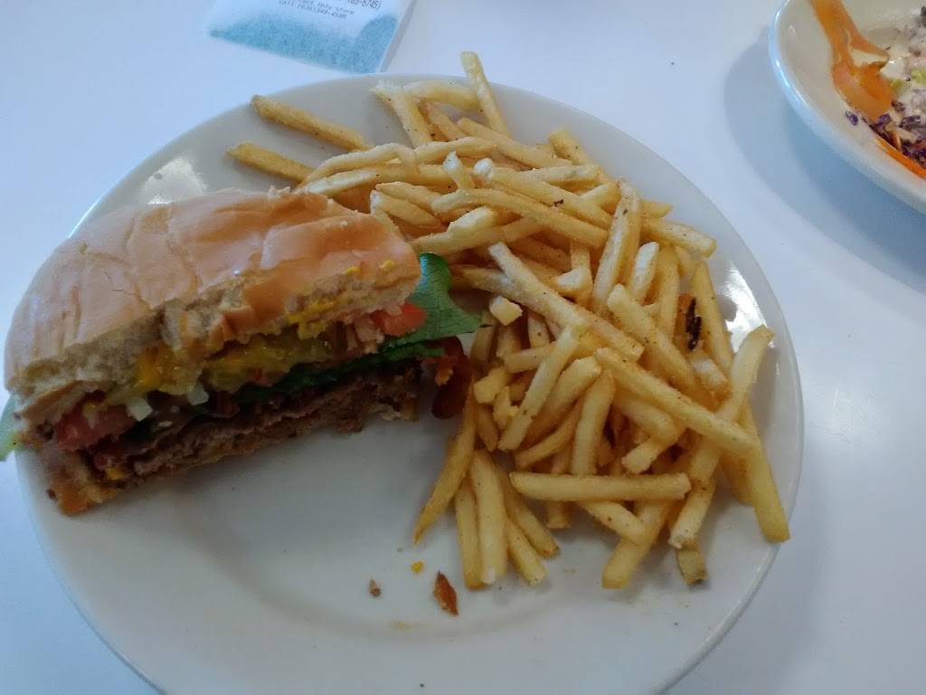 Steak n Shake | restaurant | 677 Gravois Bluffs Blvd, Fenton, MO 63026, USA | 6363494538 OR +1 636-349-4538