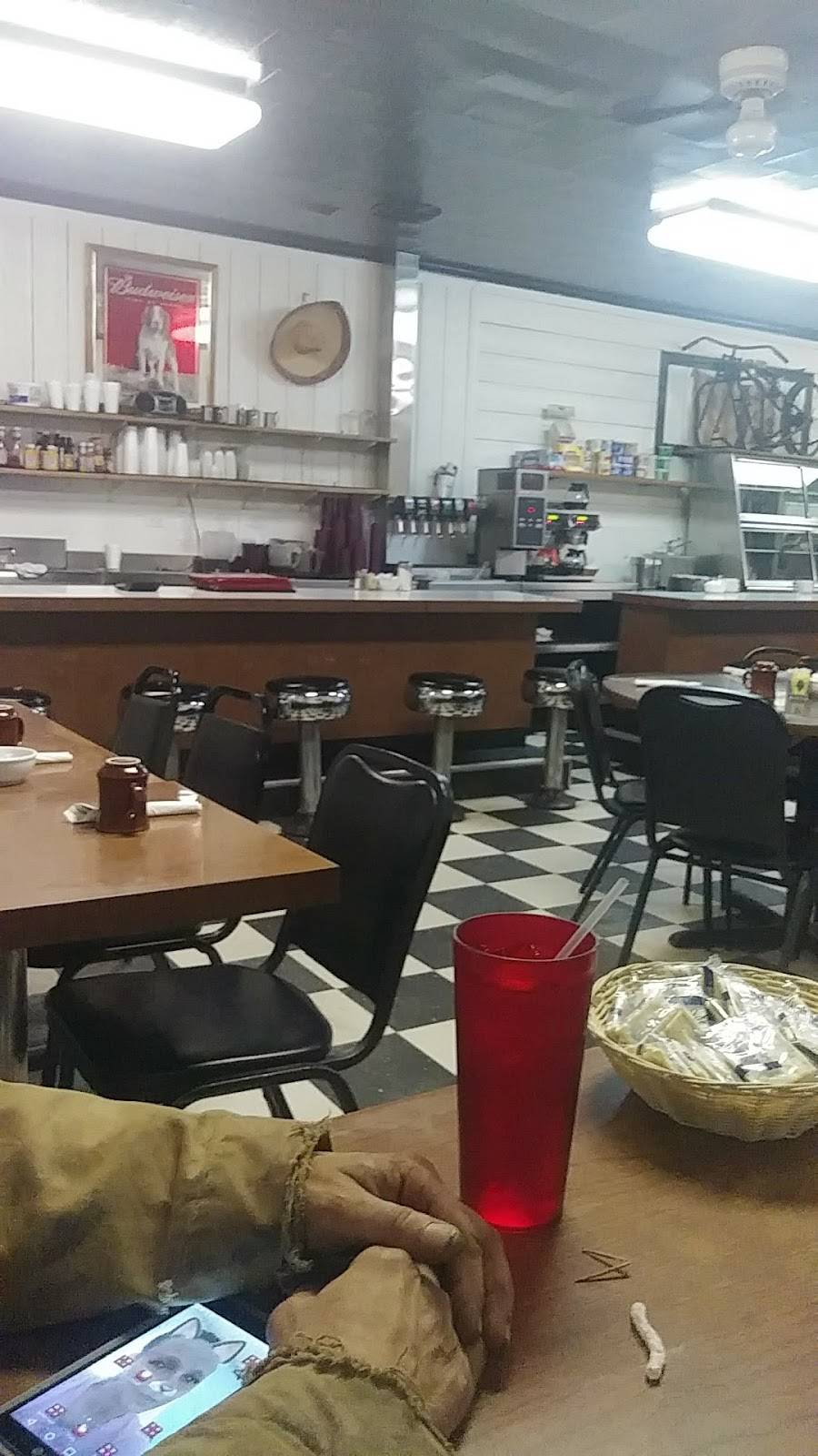 Marshall Family Restaurant | restaurant | 701 Archer Ave, Marshall, IL 62441, USA | 2178263342 OR +1 217-826-3342