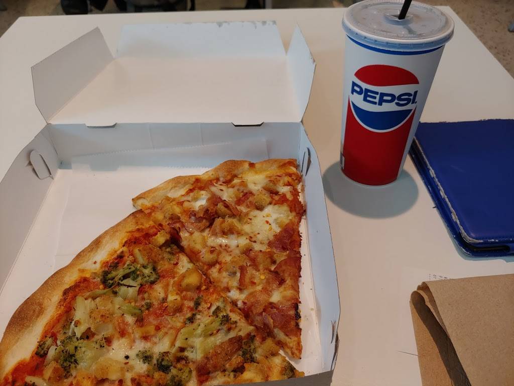 Famous Famiglia | restaurant | Terminal 5, JFK International Airport, JFK Access Rd, Queens, NY 10010, USA | 7182440197 OR +1 718-244-0197