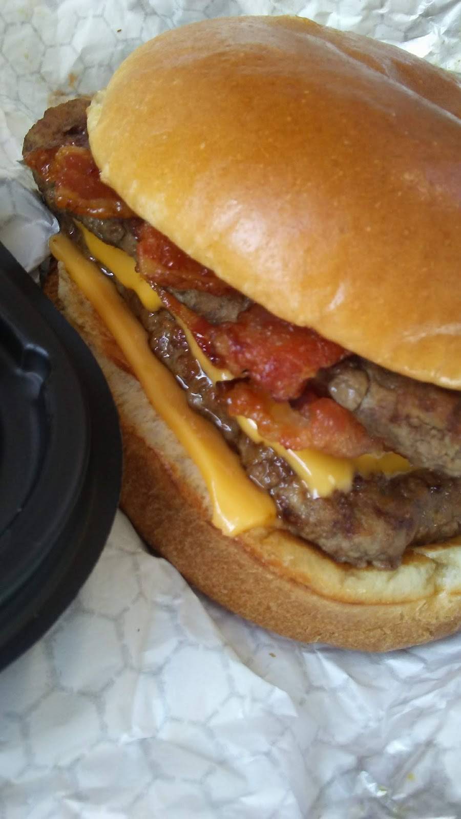 Wendys | restaurant | 8661 Commons Way, Estero, FL 33928, USA | 2399487030 OR +1 239-948-7030