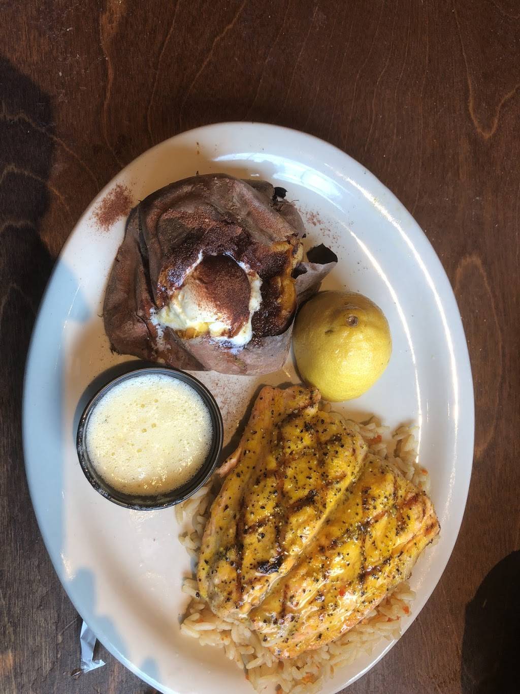 Logans Roadhouse | restaurant | 1716 Woodward Ave, Muscle Shoals, AL 35661, USA | 2563818052 OR +1 256-381-8052