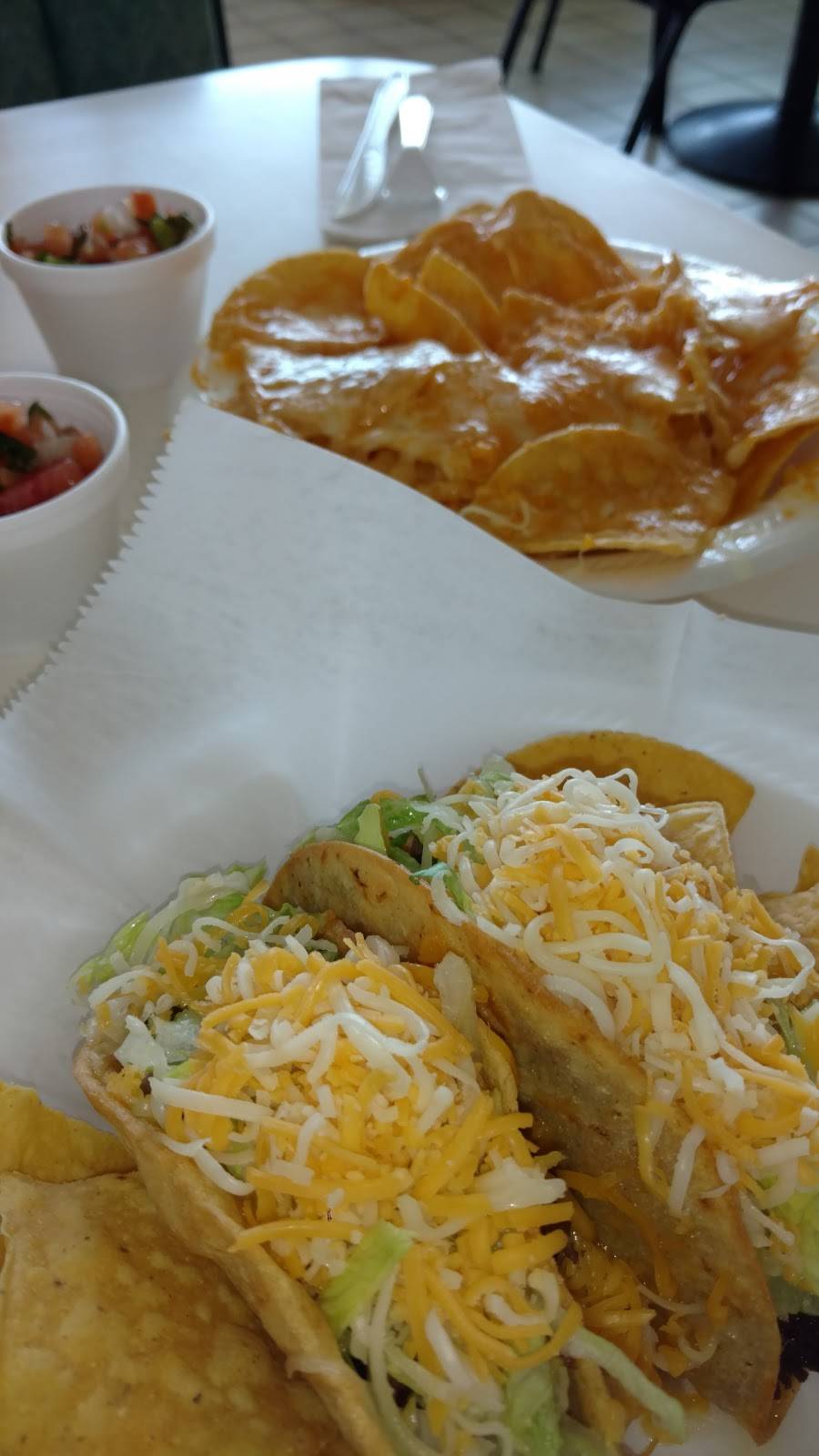 Casita Lopez | restaurant | 919 W Ave J A, Lancaster, CA 93534, USA | 6619483633 OR +1 661-948-3633